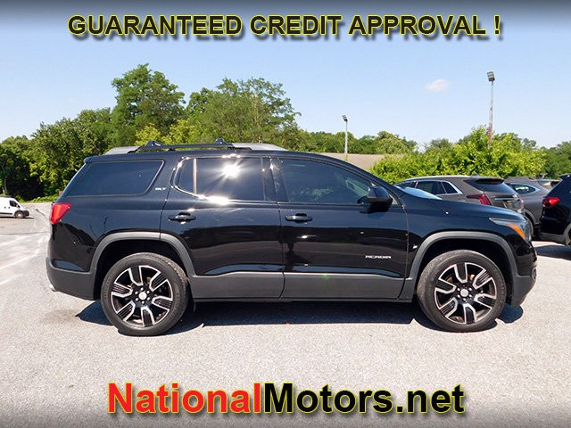 GMC Acadia Vehicle Full-screen Gallery Image 04