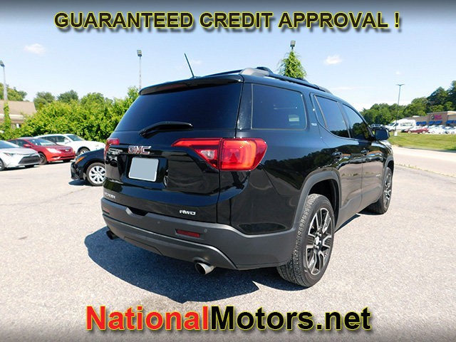 GMC Acadia Vehicle Full-screen Gallery Image 05