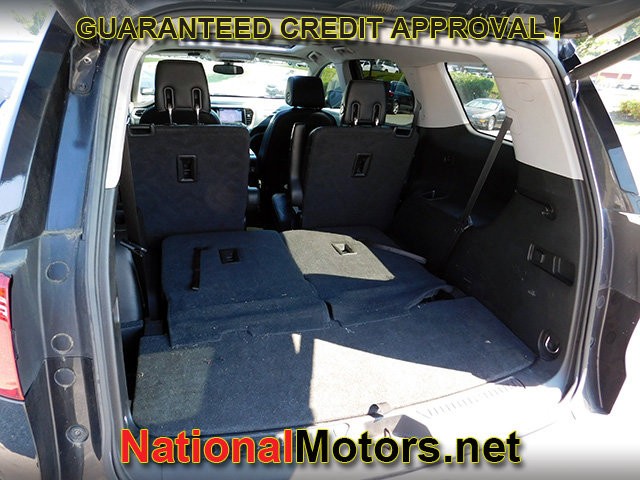 GMC Acadia Vehicle Full-screen Gallery Image 08