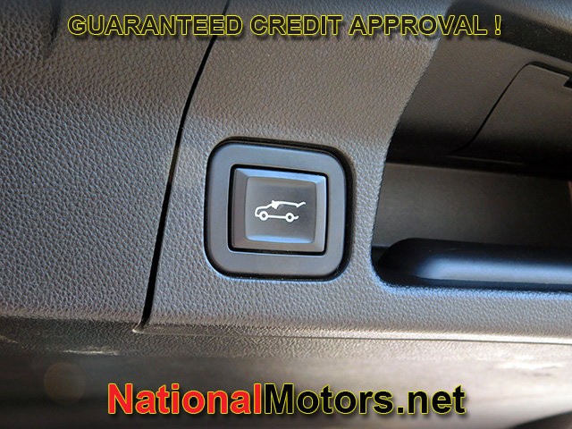 GMC Acadia Vehicle Full-screen Gallery Image 09