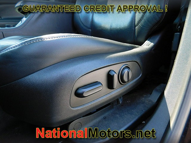 GMC Acadia Vehicle Full-screen Gallery Image 16
