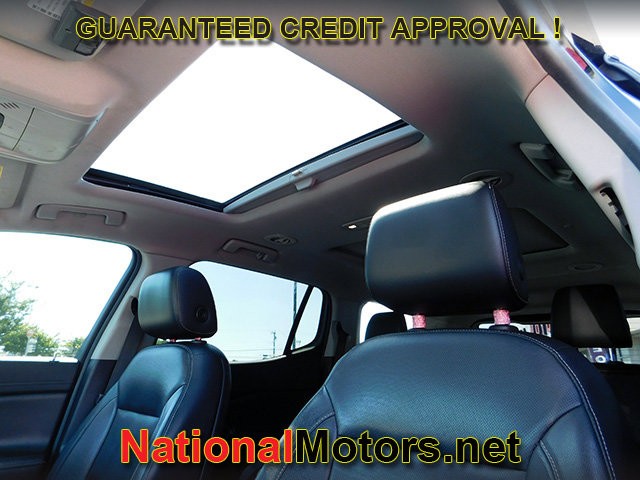 GMC Acadia Vehicle Full-screen Gallery Image 17