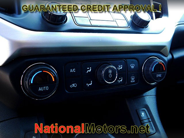 GMC Acadia Vehicle Full-screen Gallery Image 20