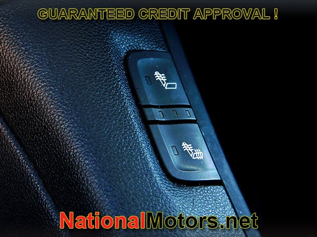 GMC Acadia Vehicle Full-screen Gallery Image 21