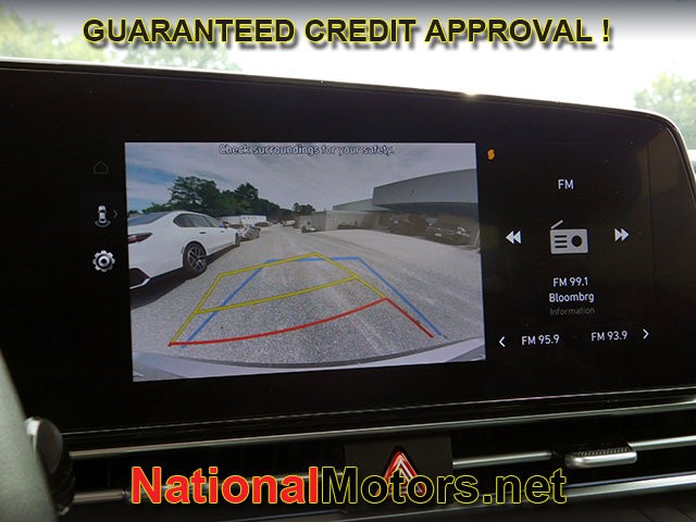 Hyundai Elantra Vehicle Full-screen Gallery Image 15