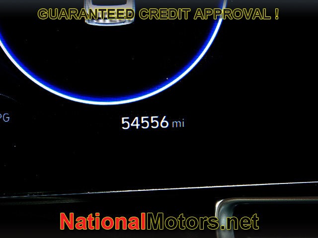 Hyundai Elantra Vehicle Full-screen Gallery Image 20