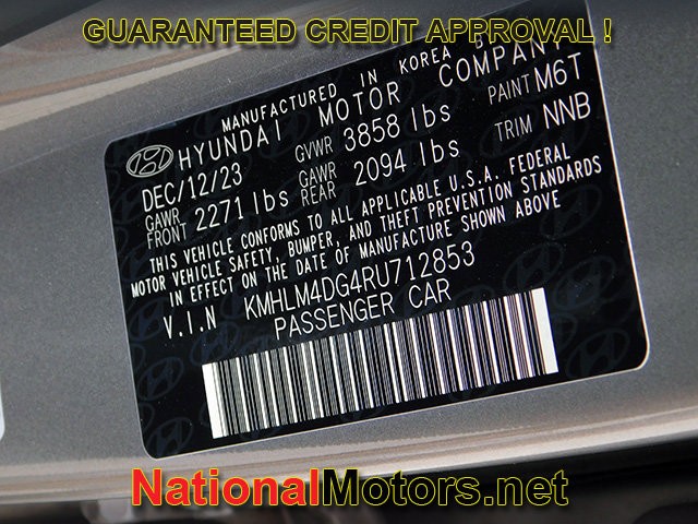 Hyundai Elantra Vehicle Full-screen Gallery Image 22