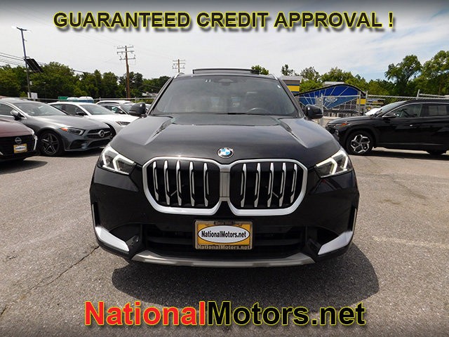 BMW X1 Vehicle Full-screen Gallery Image 03