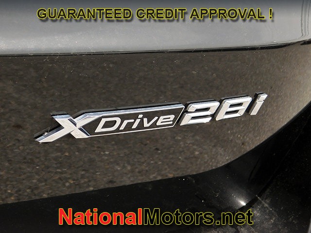 BMW X1 Vehicle Full-screen Gallery Image 06