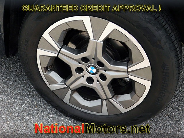 BMW X1 Vehicle Full-screen Gallery Image 09