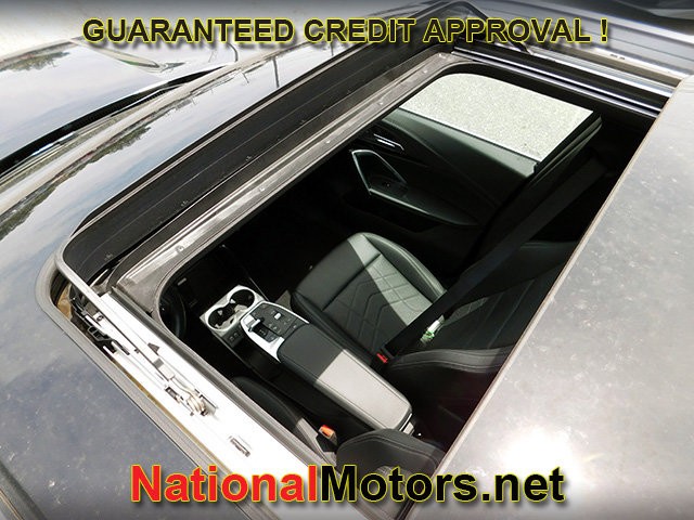 BMW X1 Vehicle Full-screen Gallery Image 12