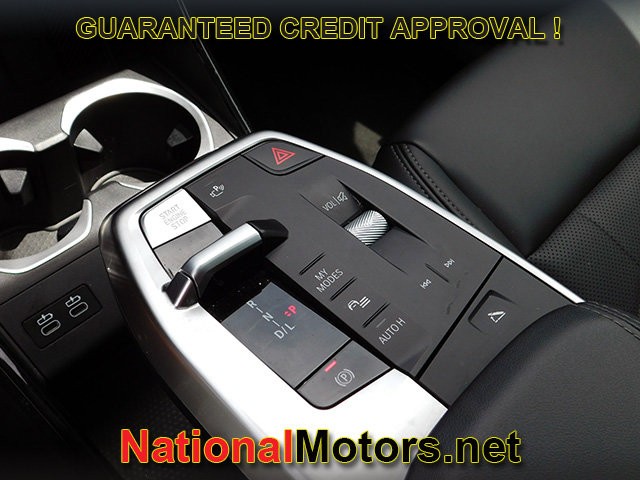 BMW X1 Vehicle Full-screen Gallery Image 25
