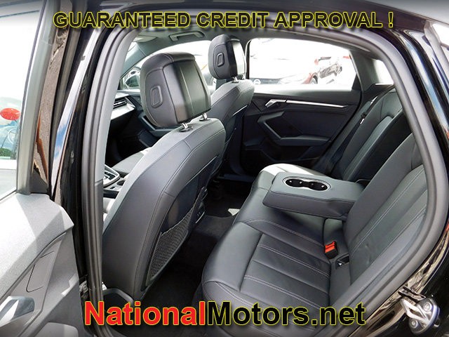 Audi A3 Vehicle Full-screen Gallery Image 10