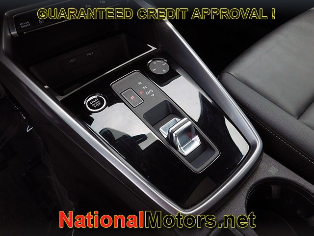 Audi A3 Vehicle Full-screen Gallery Image 21