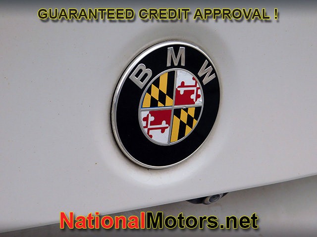 BMW 3 Series Vehicle Full-screen Gallery Image 07