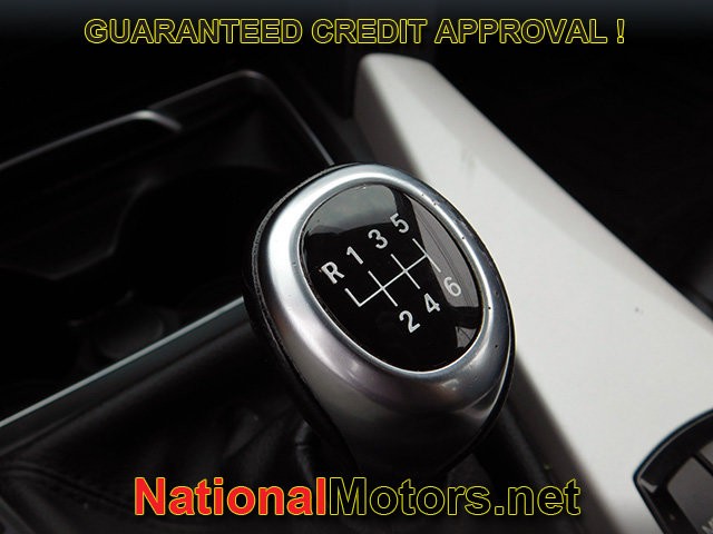 BMW 3 Series Vehicle Full-screen Gallery Image 19