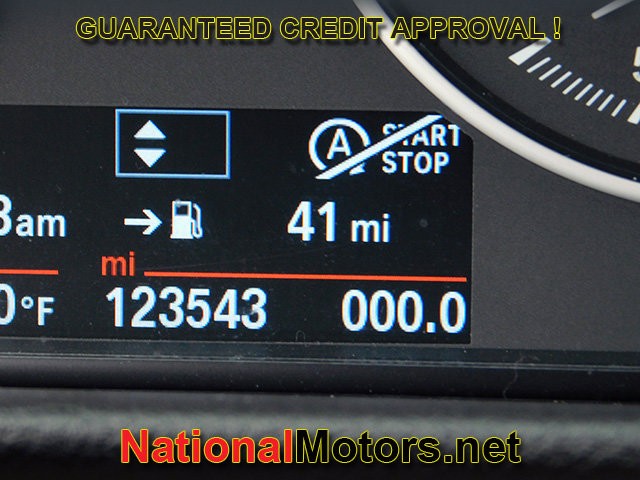 BMW 3 Series Vehicle Full-screen Gallery Image 22