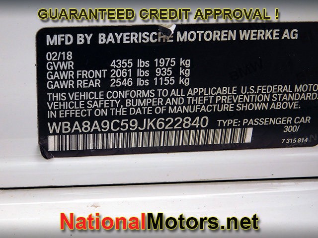 BMW 3 Series Vehicle Full-screen Gallery Image 26