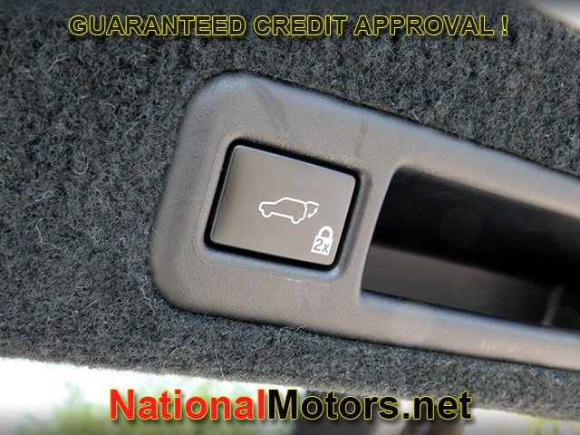 Lexus RX Vehicle Full-screen Gallery Image 07