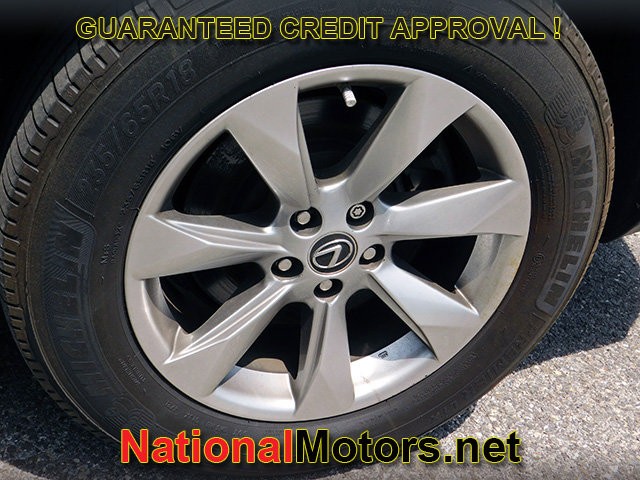Lexus RX Vehicle Full-screen Gallery Image 08
