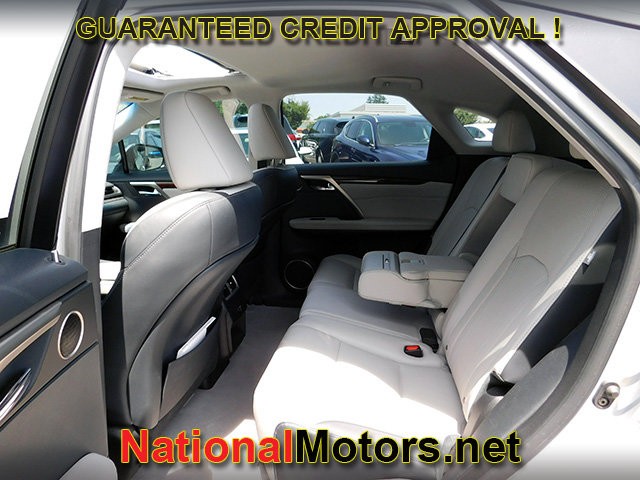 Lexus RX Vehicle Full-screen Gallery Image 10