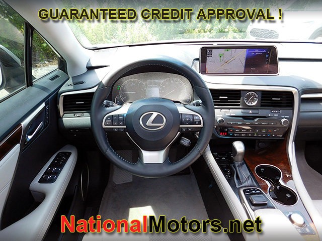 Lexus RX Vehicle Full-screen Gallery Image 12