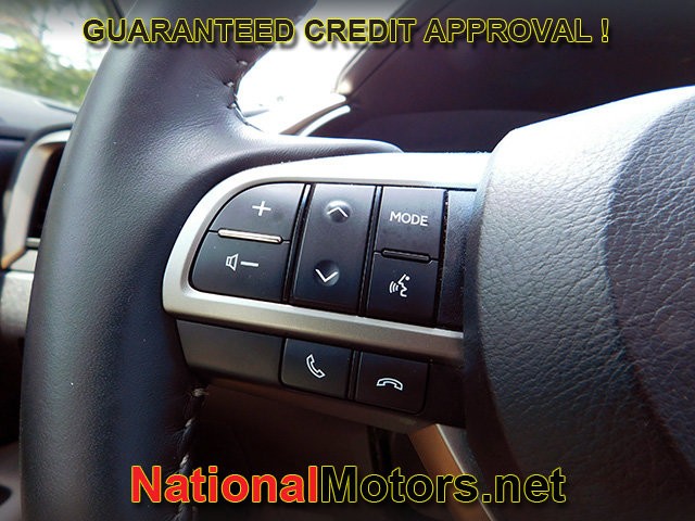 Lexus RX Vehicle Full-screen Gallery Image 24