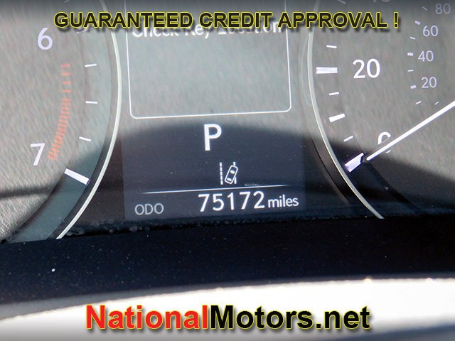 Lexus RX Vehicle Full-screen Gallery Image 25