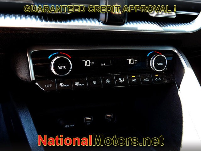 Kia K5 Vehicle Full-screen Gallery Image 15