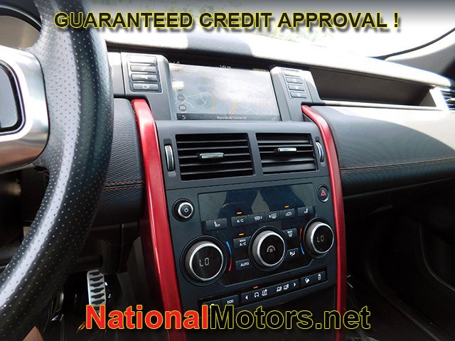 Land Rover Discovery Sport Vehicle Full-screen Gallery Image 16