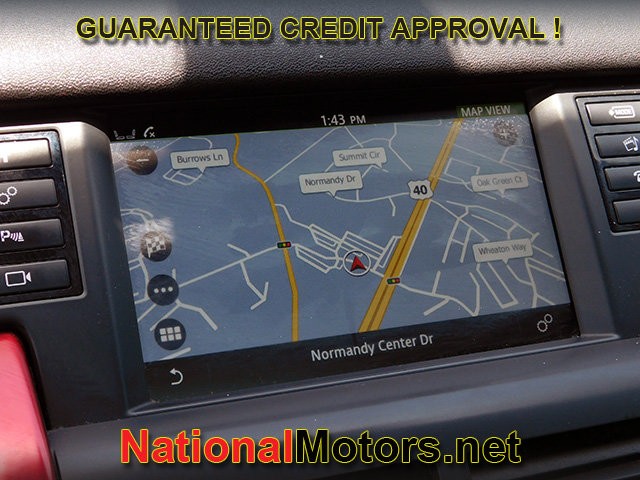 Land Rover Discovery Sport Vehicle Full-screen Gallery Image 17