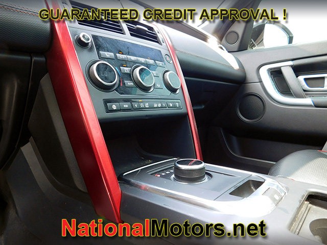 Land Rover Discovery Sport Vehicle Full-screen Gallery Image 19