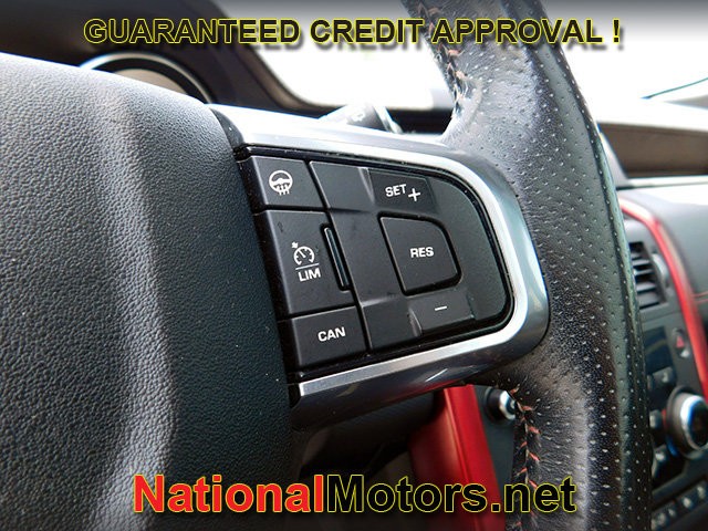 Land Rover Discovery Sport Vehicle Full-screen Gallery Image 20