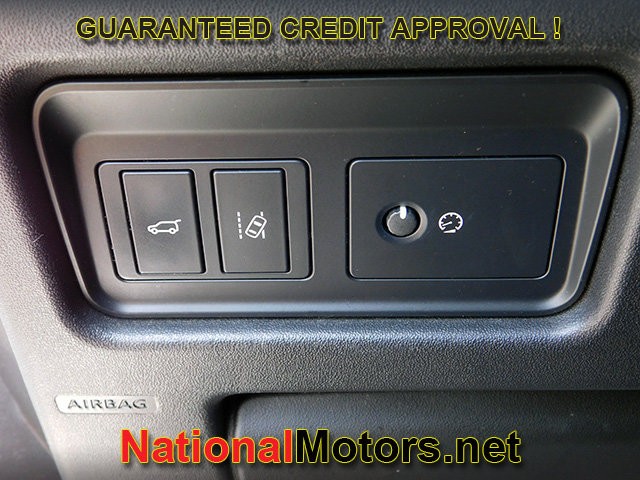Land Rover Discovery Sport Vehicle Full-screen Gallery Image 22