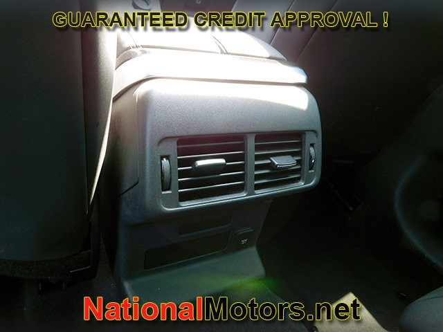 Land Rover Range Rover Velar Vehicle Full-screen Gallery Image 11