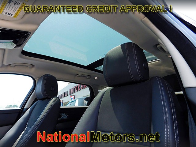 Land Rover Range Rover Velar Vehicle Full-screen Gallery Image 15