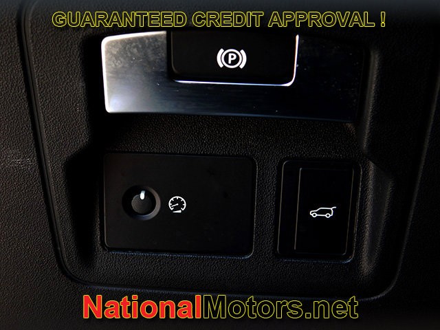 Land Rover Range Rover Velar Vehicle Full-screen Gallery Image 22