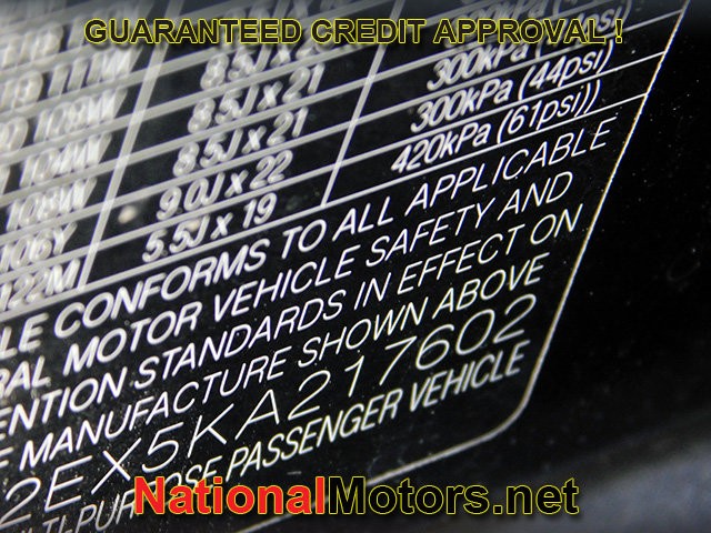 Land Rover Range Rover Velar Vehicle Full-screen Gallery Image 23