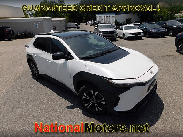 Toyota bZ4X Vehicle Full-screen Gallery Image 02