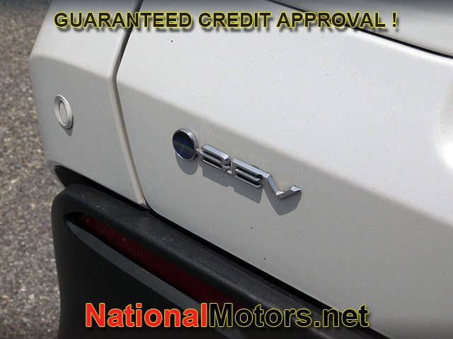 Toyota bZ4X Vehicle Full-screen Gallery Image 06