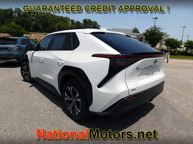 Toyota bZ4X Vehicle Full-screen Gallery Image 07