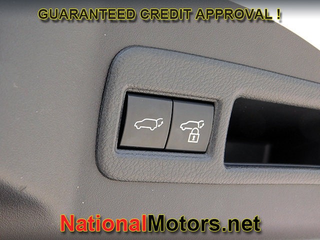 Toyota bZ4X Vehicle Full-screen Gallery Image 09