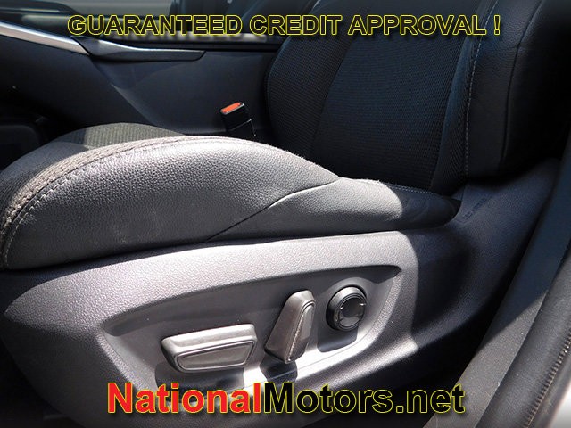 Toyota bZ4X Vehicle Full-screen Gallery Image 14