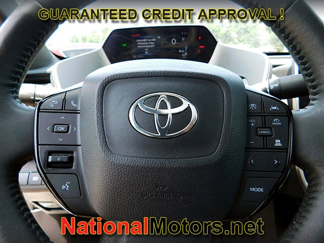 Toyota bZ4X Vehicle Full-screen Gallery Image 18