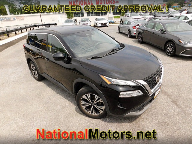 Nissan Rogue Vehicle Full-screen Gallery Image 02