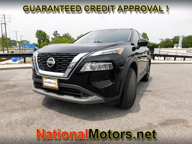 Nissan Rogue Vehicle Full-screen Gallery Image 03