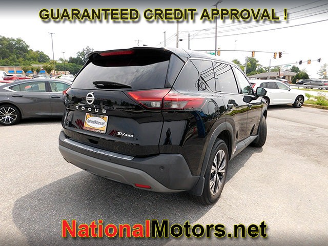 Nissan Rogue Vehicle Full-screen Gallery Image 05