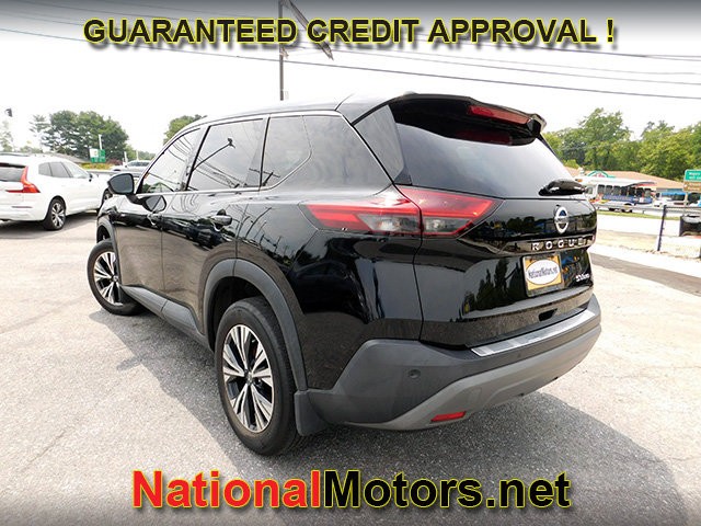 Nissan Rogue Vehicle Full-screen Gallery Image 06