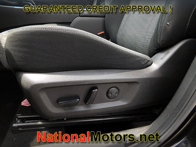 Nissan Rogue Vehicle Full-screen Gallery Image 14