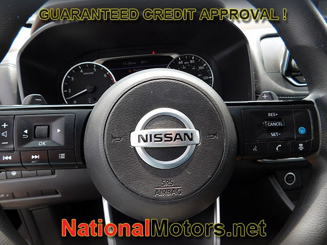 Nissan Rogue Vehicle Full-screen Gallery Image 20